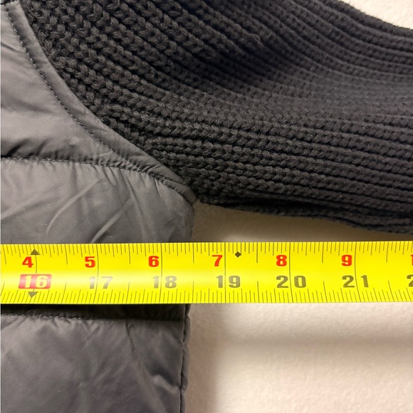 Tommy Hilfiger Black Puffer Jacket with detachable Faux Fur Hood - Picture 7 of 8